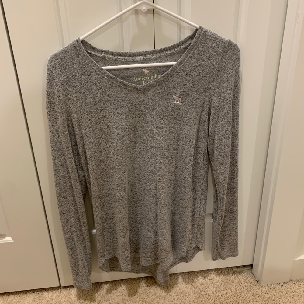 gray soft long sleeve v neck